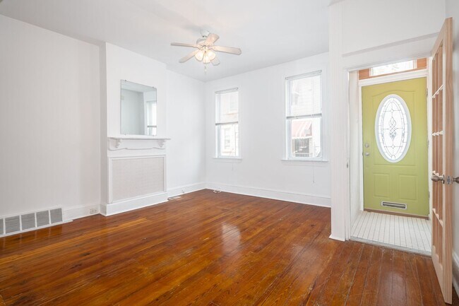 Building Photo - Two Bed Point Breeze Townhouse