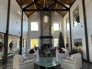 Holiday Greatroom - Sterling Pointe Apartments