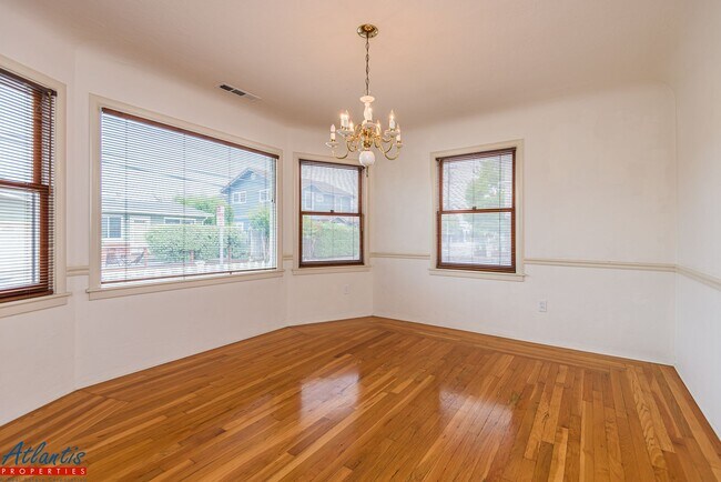 Foto del edificio - 1385 47th Ave