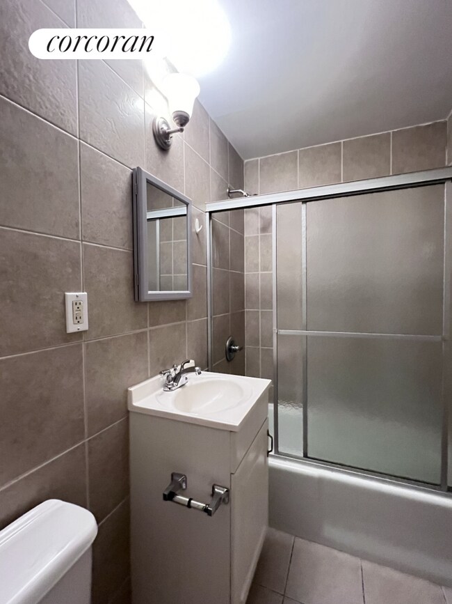 31 Oliver St Unit 2C, New York, NY 10038 Room for Rent in New York