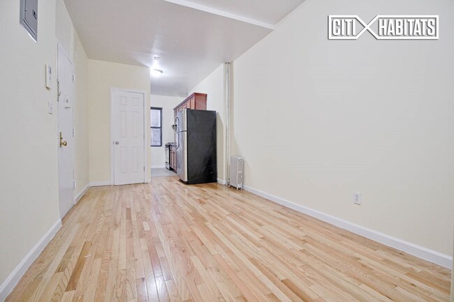Building Photo - 286 W 127th St