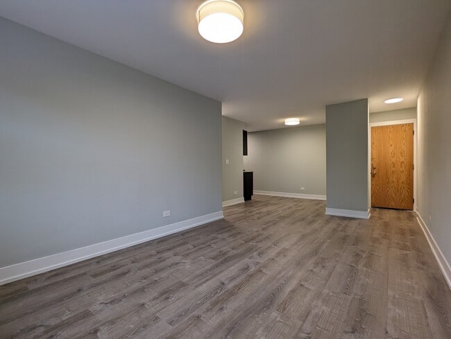 Building Photo - 503 W Barry Ave