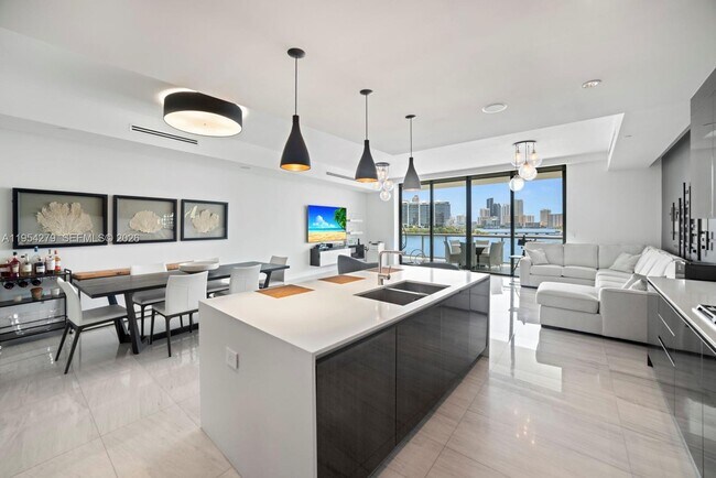 Foto del edificio - 3300 NE 188th St