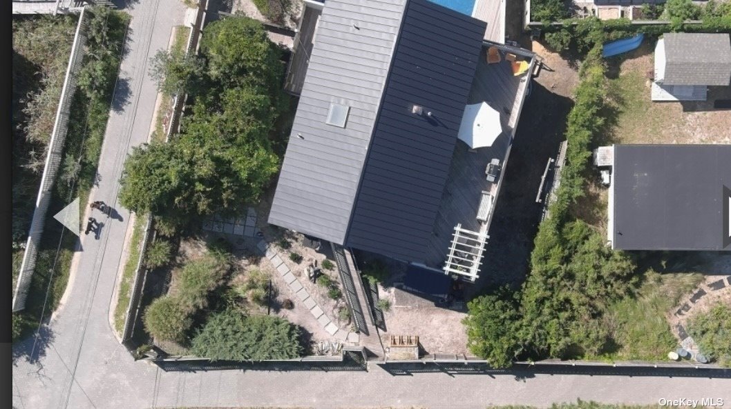 Primary Photo - 29 Ivy Ave