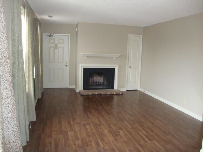Foto del edificio - Townhome near I-65/Nashville