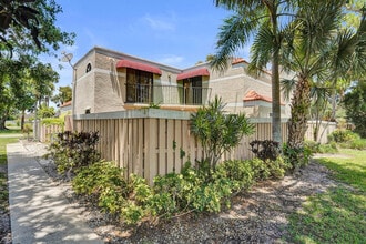 Building Photo - 4260 Village Dr
