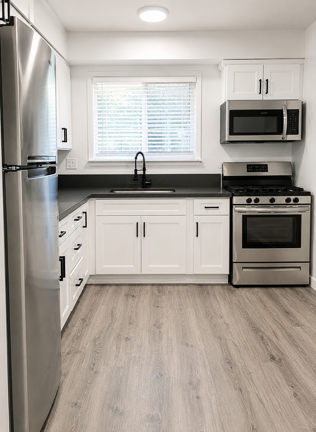 Interior Photo - 1845 Garfield Place