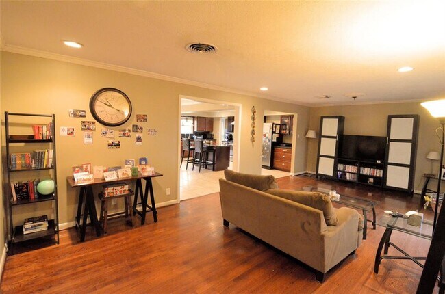 Foto del edificio - 5215 Sanford Rd