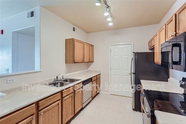 Building Photo - 15700 E Jamison Dr