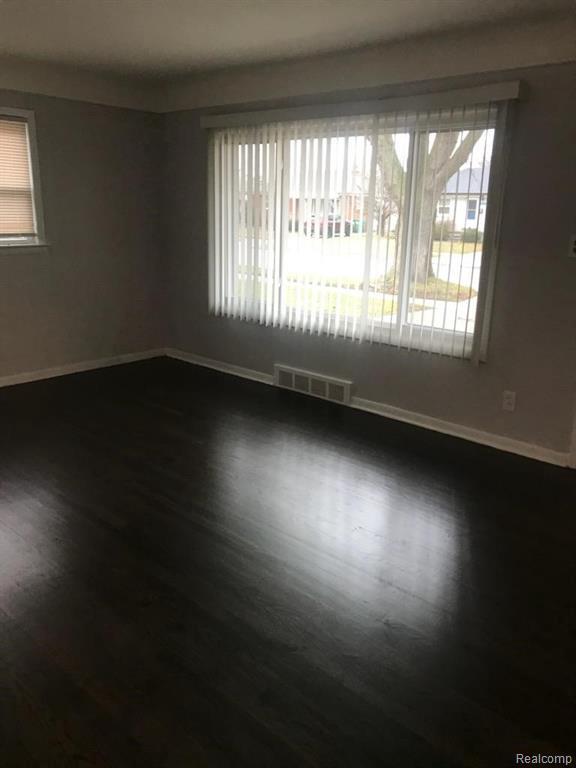 Foto del edificio - 17154 Bell Ave