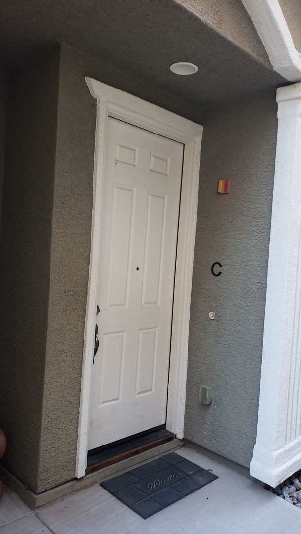 Foto del edificio - ONLY $2,250 PER MONTH FOR THIS SPACEIOUS 2 BEDROOM, 2 BATHROOM CONDO WITH GARAGE IN THE DAMONTE R...