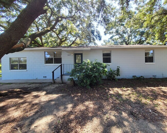 Foto del edificio - 8010 Beaver Cir