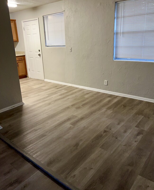 Dining room - 2070 Holcroft Dr