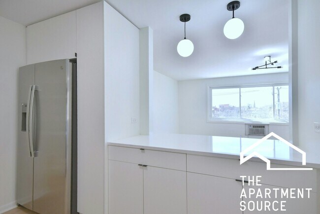Foto del edificio - 830 Judson Ave