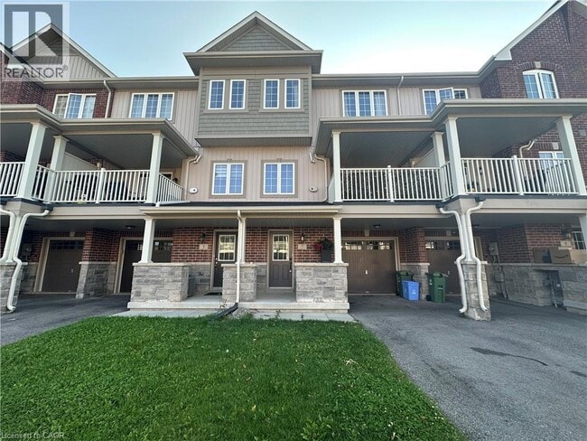 Building Photo - 7 Hiscott Dr