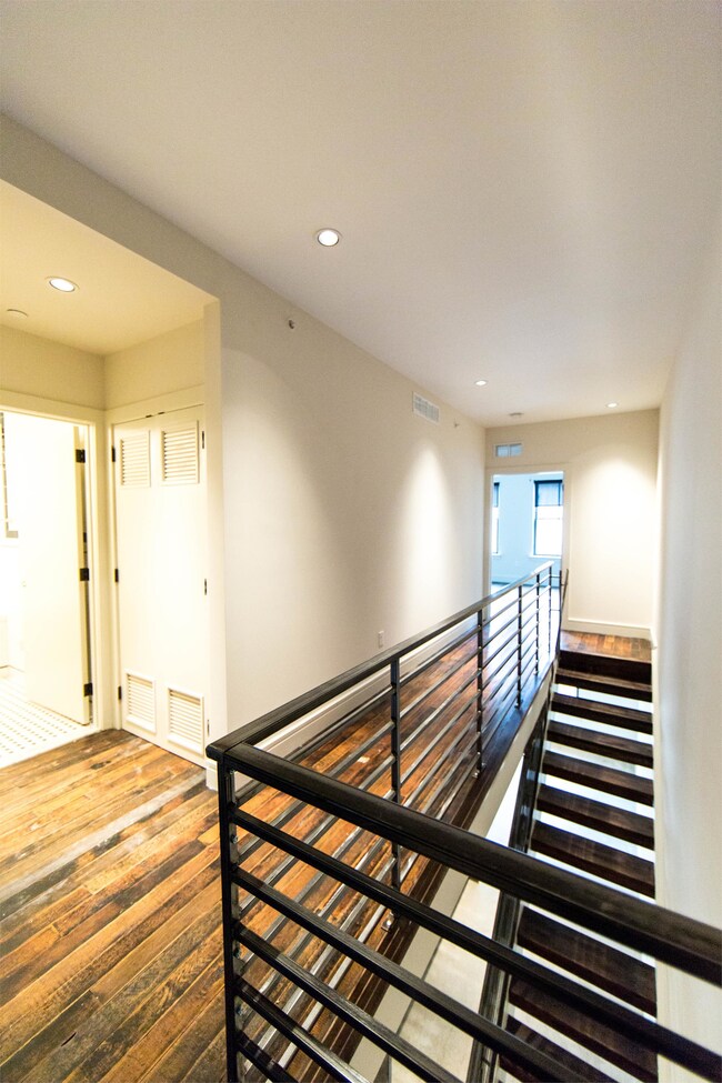 Building Photo - 1501 Callowhill St