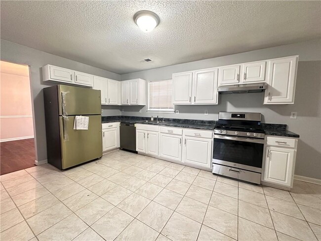 Building Photo - 1109 Erie Cir