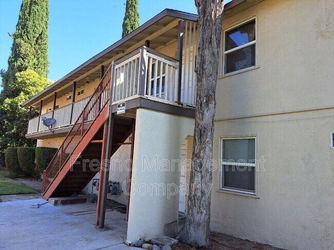 Building Photo - 2040 E Hunter Ave