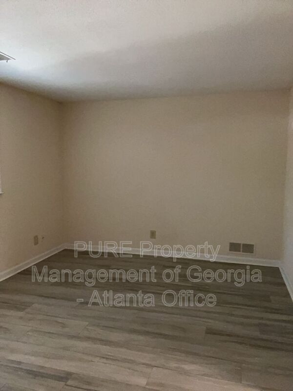 Foto del edificio - 774 Rogers Way SW