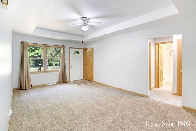 Building Photo - 218-220 Pine Ridge Rd