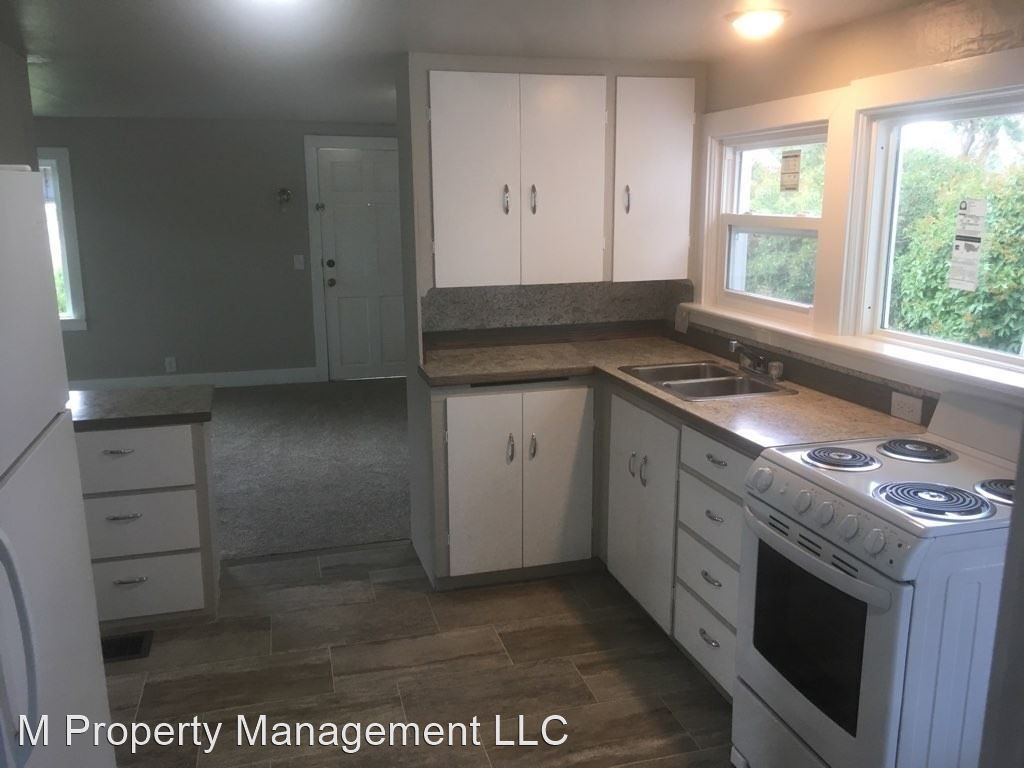 Primary Photo - 2 br, 1 bath House - 204 West Locust Street