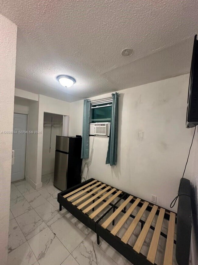 Foto del edificio - 655 NW 2nd St