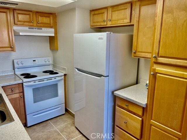 Foto del edificio - 51080 Eisenhower Dr