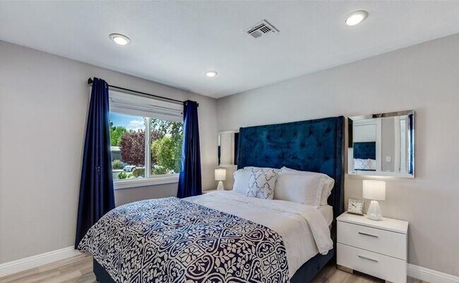 Foto del edificio - 1400 Houssels Ave