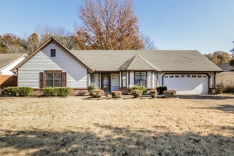 Building Photo - 5044 Brooksbank Cove S