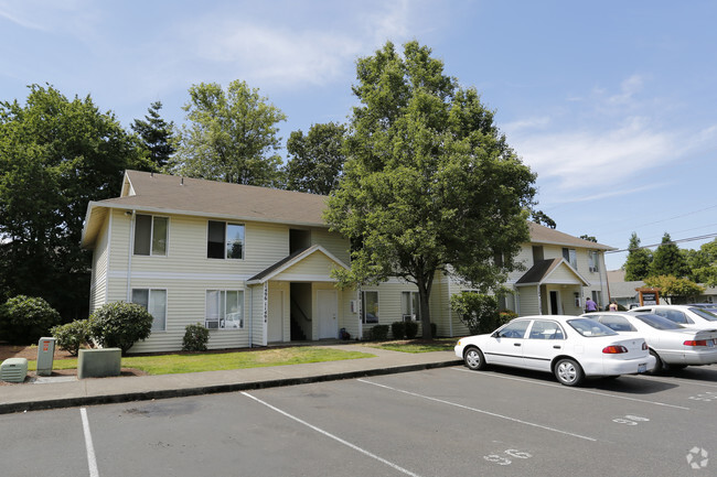 Foto del edificio - Harmony Court Apartments