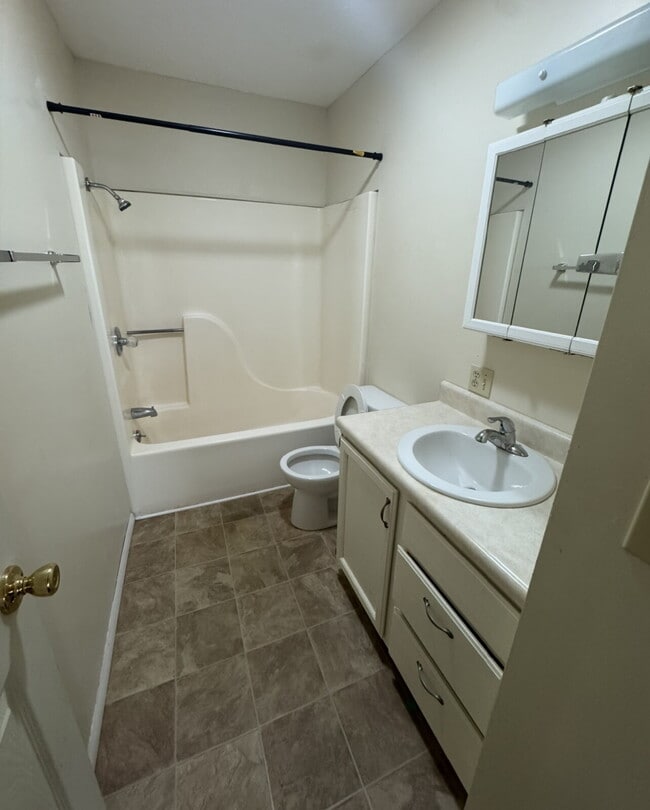 Building Photo - Welcome to your new home near the heart of...