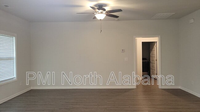 Building Photo - 307 Temper St