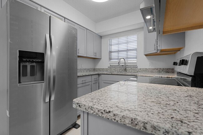 Foto del edificio - 2818 NE 7th St