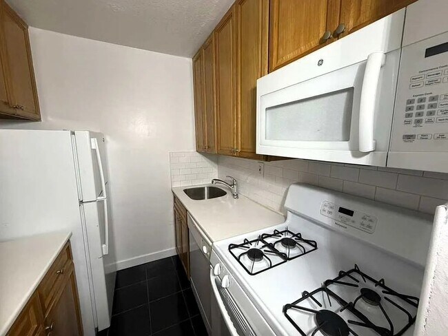 Foto del edificio - 83-33 118th St