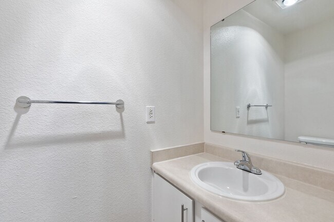 Building Photo - 6003