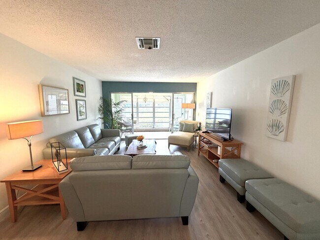 Foto del edificio - 2520 Pansy Ln