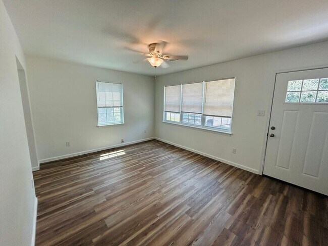 Foto del edificio - 3811 Franklin St