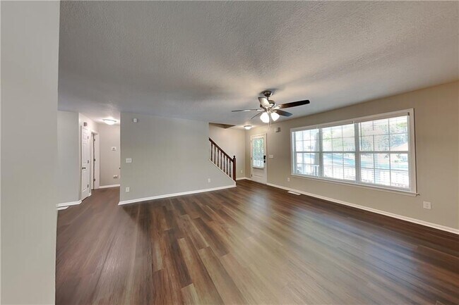 Foto del edificio - 7290 Hickory Bluff Dr