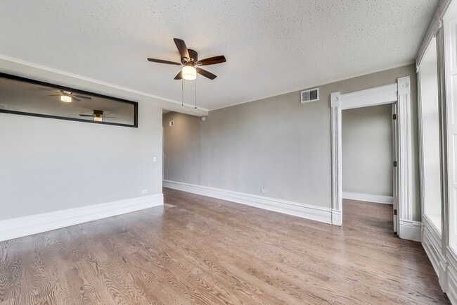 Photo - 1429 W. Grand(AKA 1117 Hoyne) Apartment