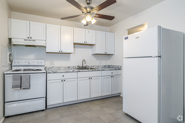 2BD, 1.5BA - 1000SF - Covington Apartments