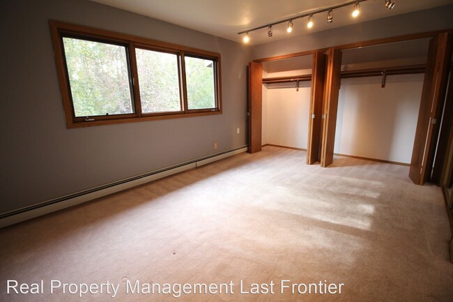 Building Photo - 2 br, 1.5 bath House - 3101 W 35th Ave Unit C