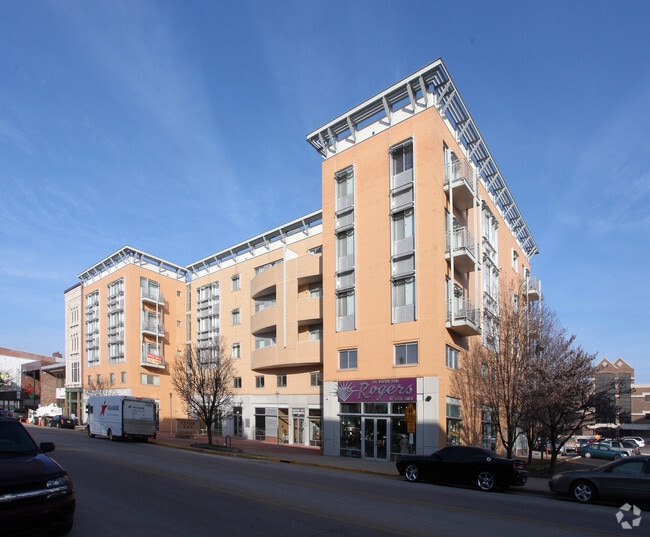 Building Photo - Center City Apartments