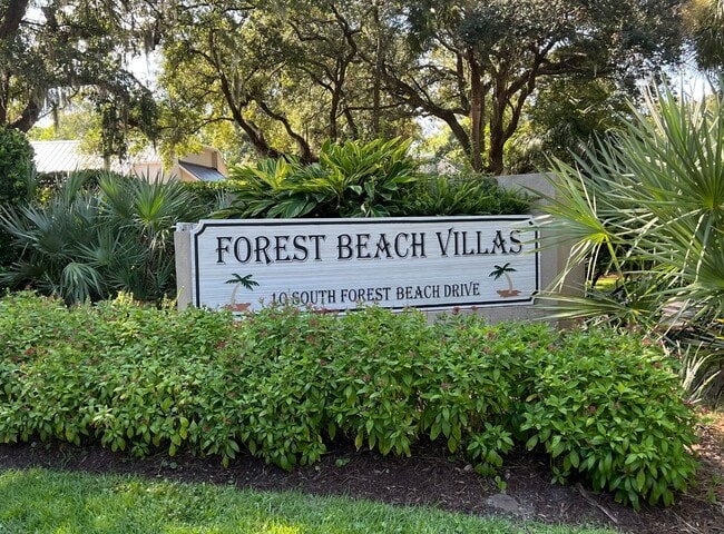 Building Photo - Forest Beach Villa - Walk to the Beach!
