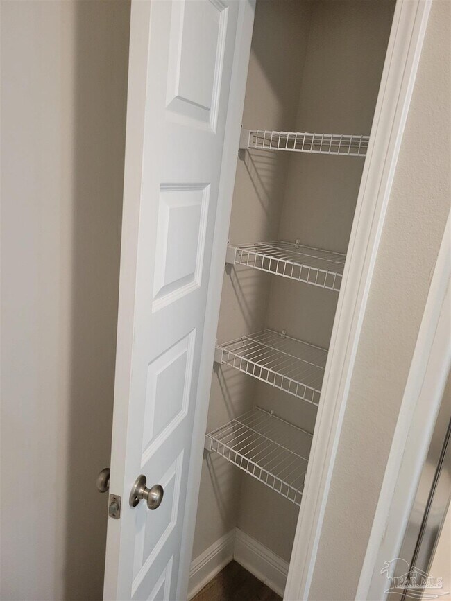 Building Photo - 6081 Royal Port Ct