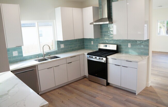 Chef's Kitchen - 6956 Calhoun Ave