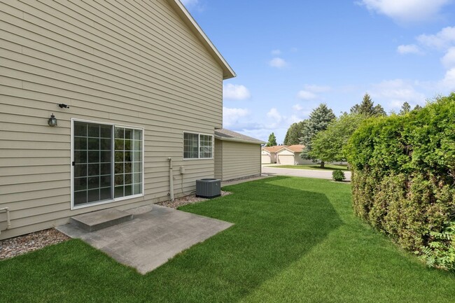 Foto del edificio - Carefree Townhouse Living in North Kalispell