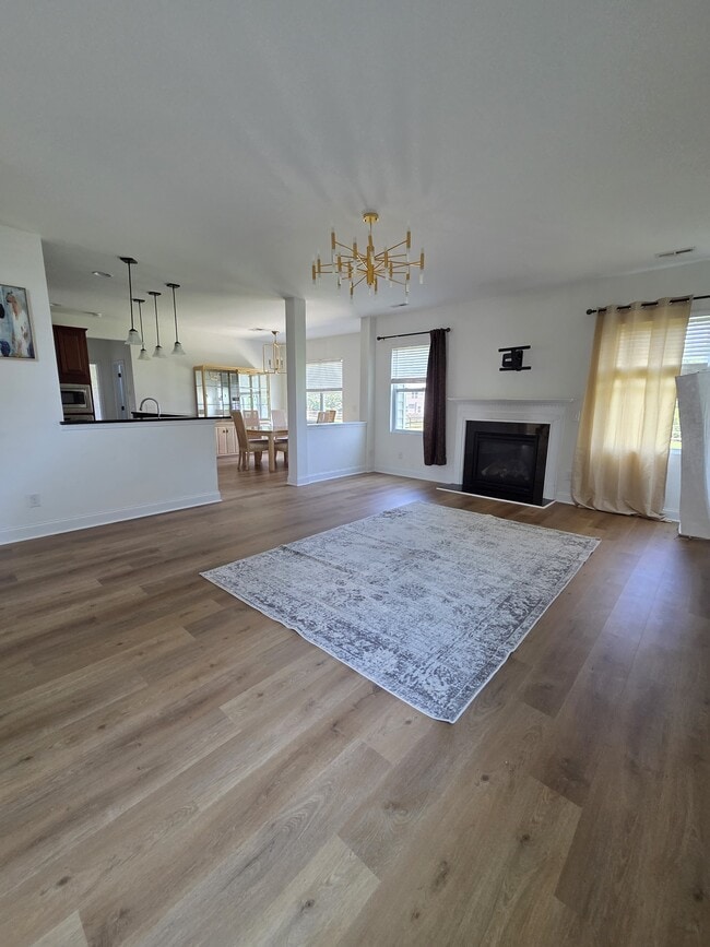 Foto del edificio - 8312 Compton Acres Ln