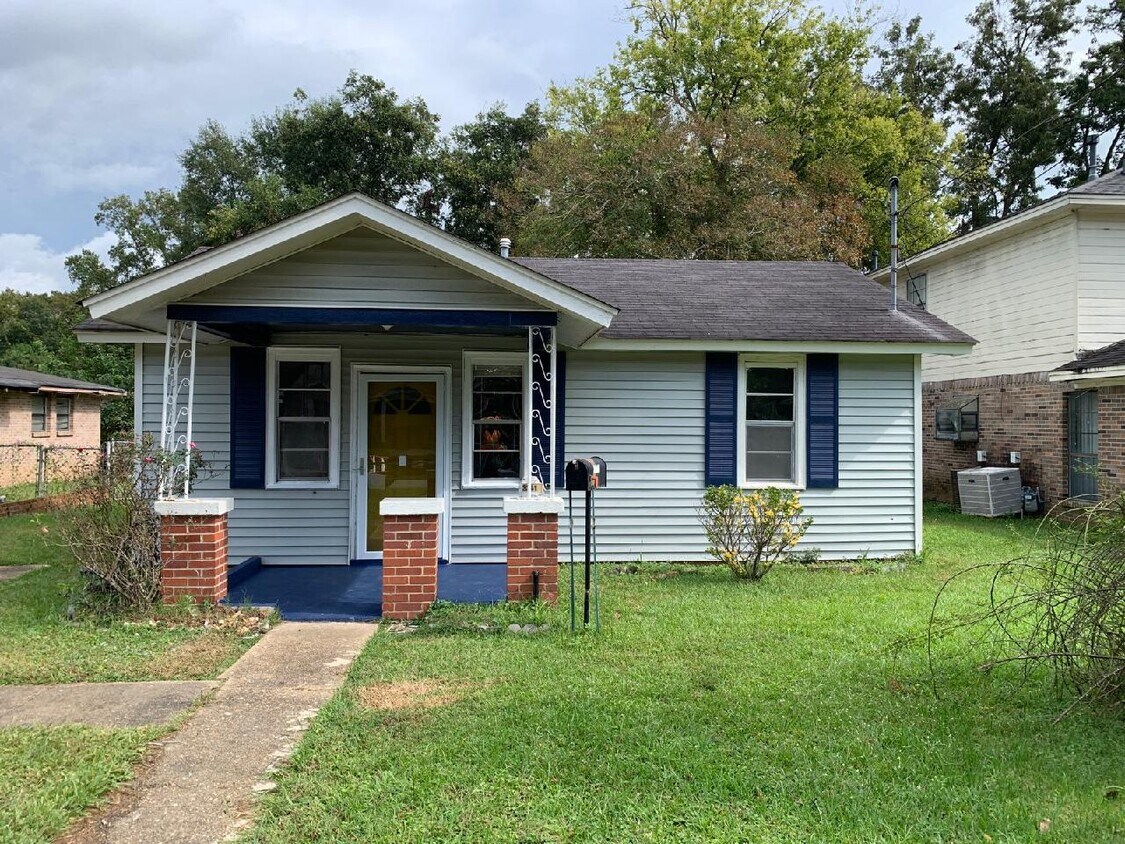 Primary Photo - 3341 Caffey Dr