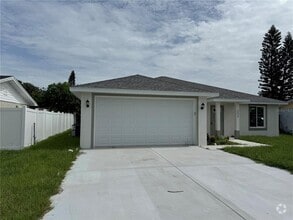 Building Photo - 3329 Roxbury Dr
