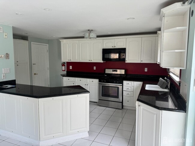 Building Photo - 295 Water St